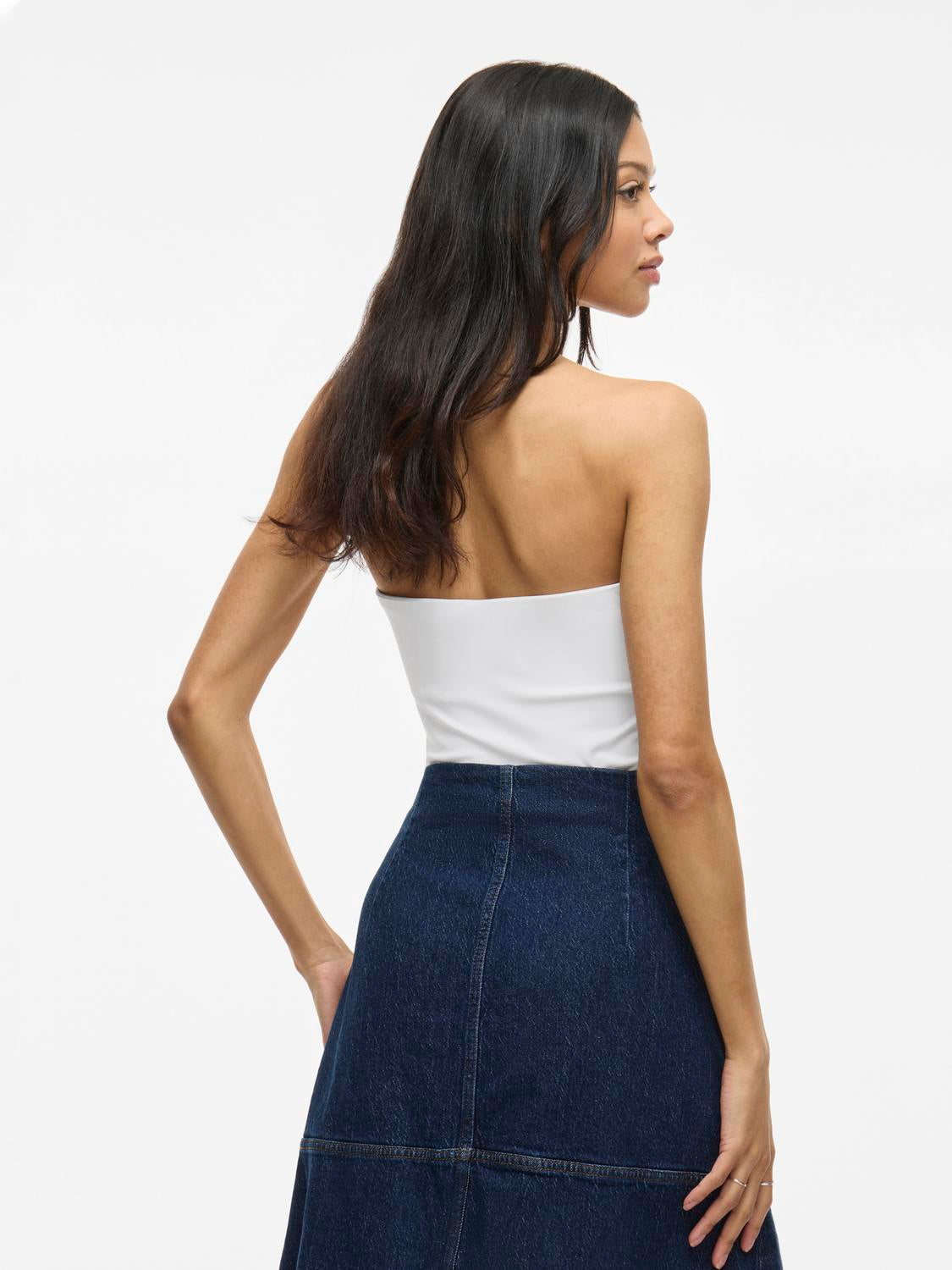 model_shot-back